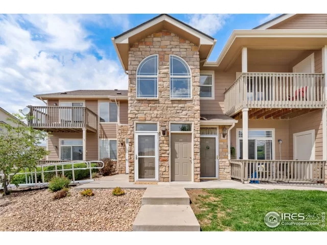 MLS: 967553 Condo For Sale