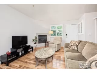 Photo #5: 967607 Listing