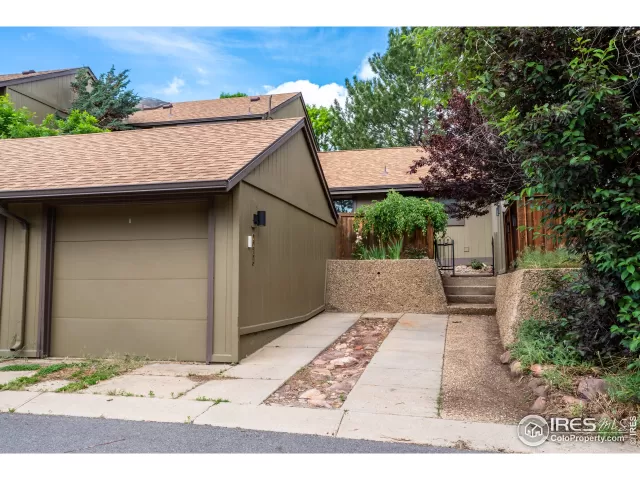 MLS: 967679 Condo For Sale