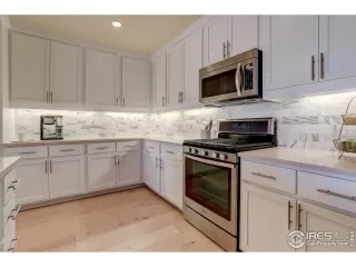 Photo #5: 967713 Listing