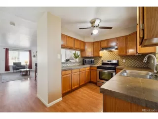 Photo #6: 9677705 Listing