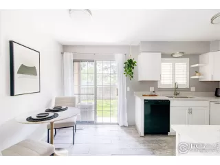 Photo #6: 967824 Listing