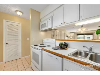 Photo #4: 967909 Listing