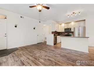 Photo #5: 967949 Listing 