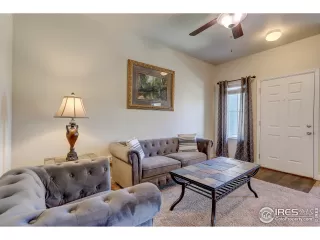 Photo #5: 967966 Listing 