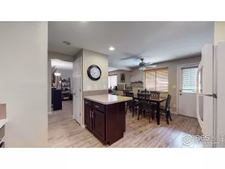 Photo #5: 967976 Listing