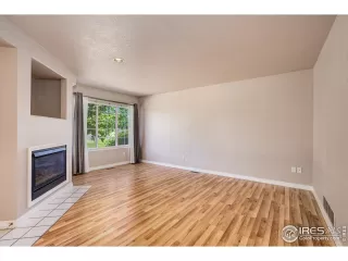 Photo #4: 968143 Listing 