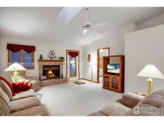 Photo #4: 968144 Listing 