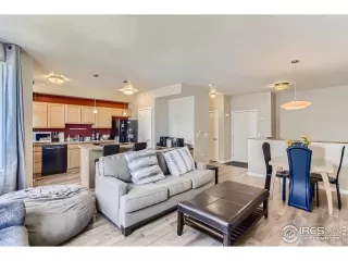 Photo #4: 968196 Listing 