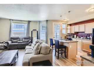 Photo #5: 968196 Listing 