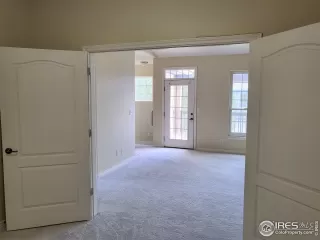 Photo #5: 968209 Listing