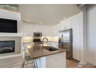 Photo #4: 968229 Listing