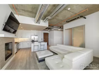 Photo #6: 968229 Listing