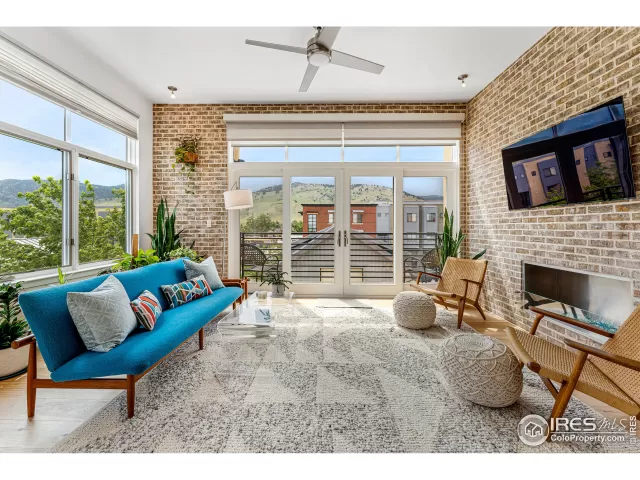 MLS: 968297 Condo For Sale