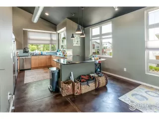 Photo #4: 968461 Listing