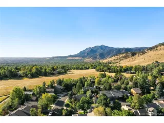 Photo #2: 9684725 Listing 