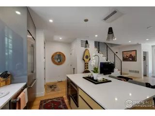 Photo #4: 968710 Listing