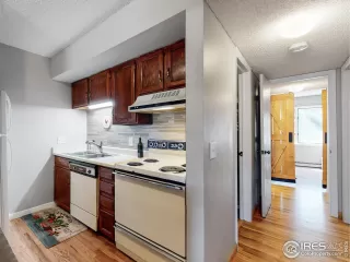 Photo #6: 968718 Listing 