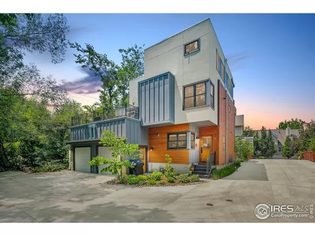 MLS: 968843 Condo For Sale