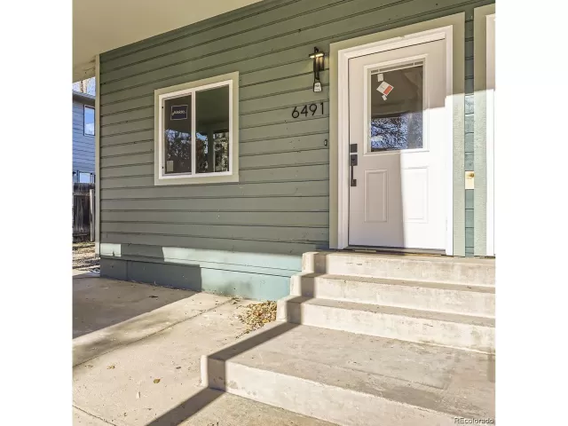 MLS: 9688806 Condo For Sale