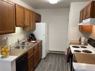 Photo #6: 968900 Listing