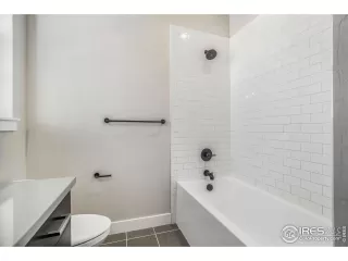 Photo #5: 968914 Listing 