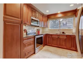 Photo #6: 968956 Listing