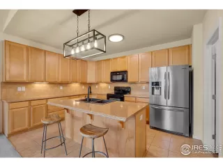 Photo #3: 968971 Listing