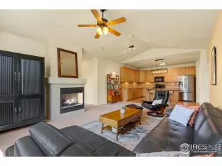 Photo #4: 968971 Listing