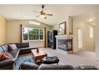 Photo #5: 968971 Listing