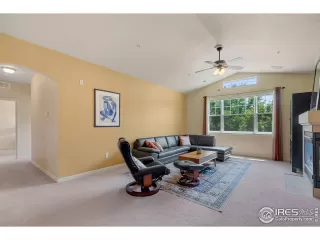 Photo #6: 968971 Listing