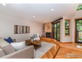 Photo #6: 968976 Listing 