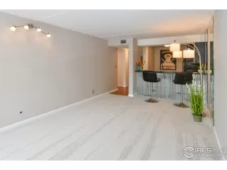 Photo #5: 969057 Listing