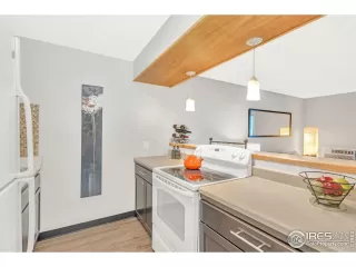 Photo #5: 969138 Listing