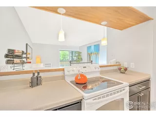 Photo #6: 969138 Listing