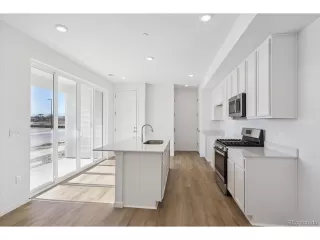 Photo #4: 9694981 Listing