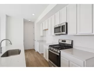 Photo #6: 9694981 Listing