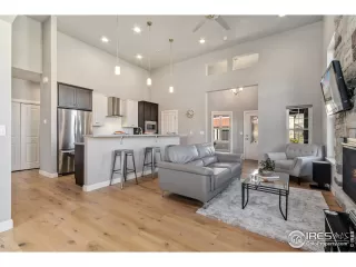 Photo #5: 969647 Listing