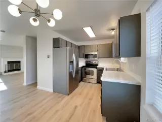 Photo #5: 9696525 Listing