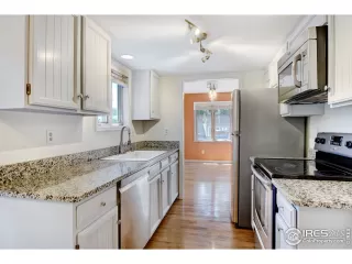 Photo #6: 969792 Listing