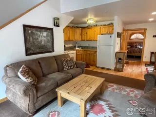 Photo #1: 969877 Listing