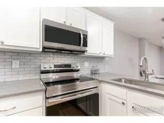 Photo #4: 970027 Listing 