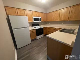 Photo #6: 970038 Listing