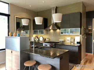 Photo #5: 970060 Listing