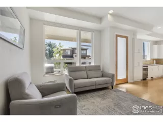 Photo #4: 970183 Listing