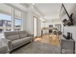 Photo #5: 970183 Listing