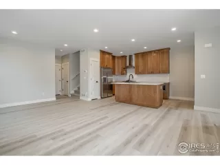 Photo #6: 970335 Listing