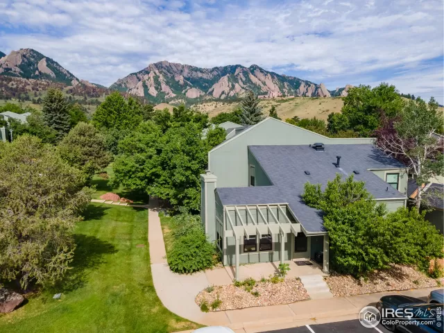 MLS: 970423 Condo For Sale