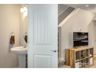 Photo #5: 970447 Listing