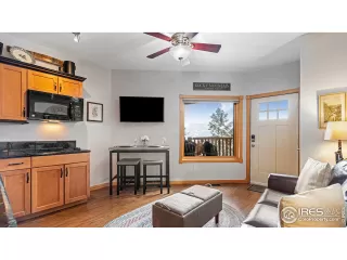 Photo #4: 970458 Listing